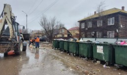 Ситуация с мусором на ул. Безжонова продолжает накаляться