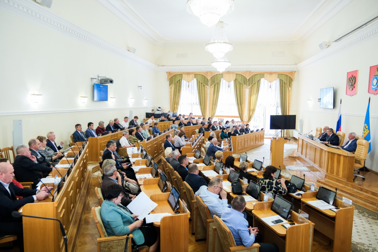 Астраханские школы скоро начнут подготовку к введению в программу курса «Семьеведение»