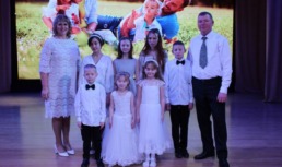 Астраханская семья воспитывает 14 приемных детей