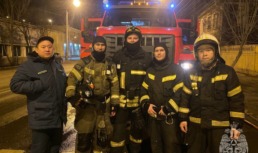 Сотрудники МЧС спасли мужчину на пожаре в Астрахани