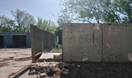 В Астраханской области железобетонная стена упала на мужчину