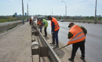 В Астрахани приводят в порядок мосты