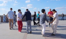 В Астрахани открыт танцевальный сезон на Центральной набережной