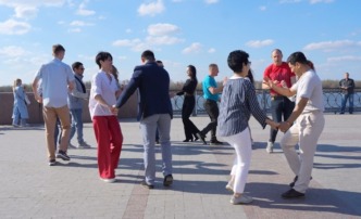 В Астрахани открыт танцевальный сезон на Центральной набережной