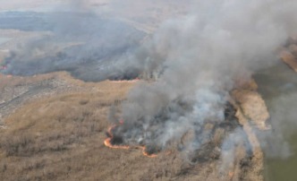 В Астраханском заповеднике тушат серьезный пожар