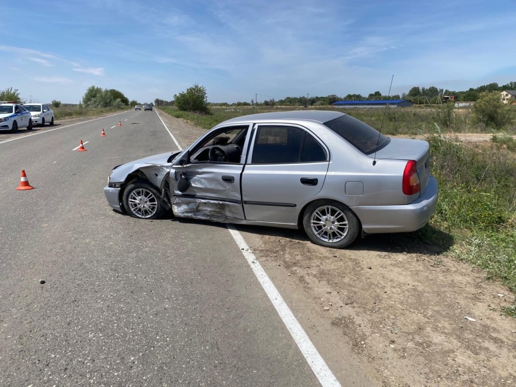 Двое детей пострадали в аварии в Астраханской области