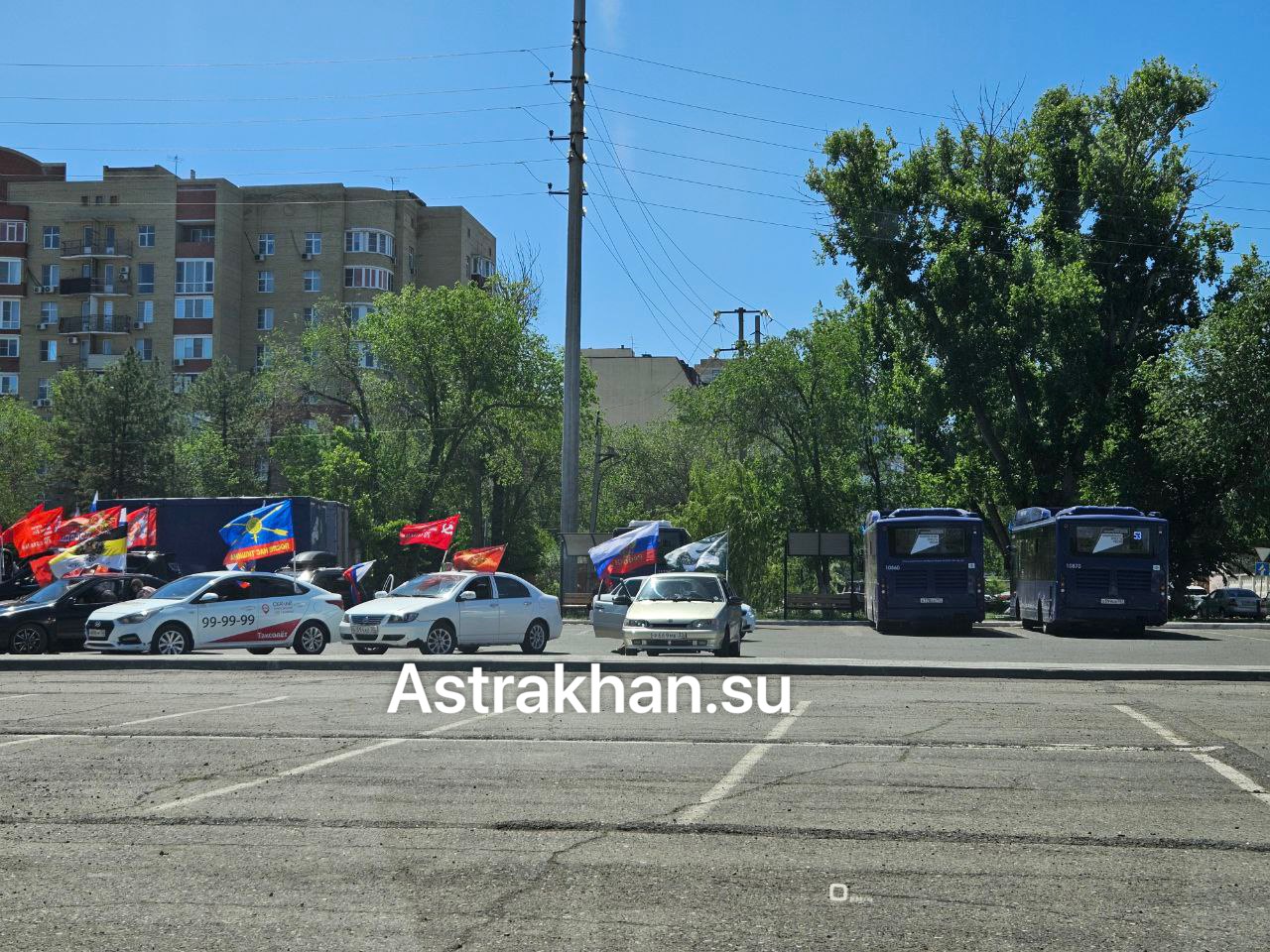 В Астрахани прошел автопробег в честь Дня Победы