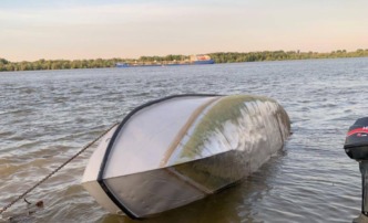 В Астрахани маломерное судно загрязнило Волгу