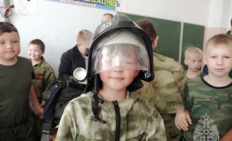 Астраханские спасатели рассказали школьникам, как вести себя на воде