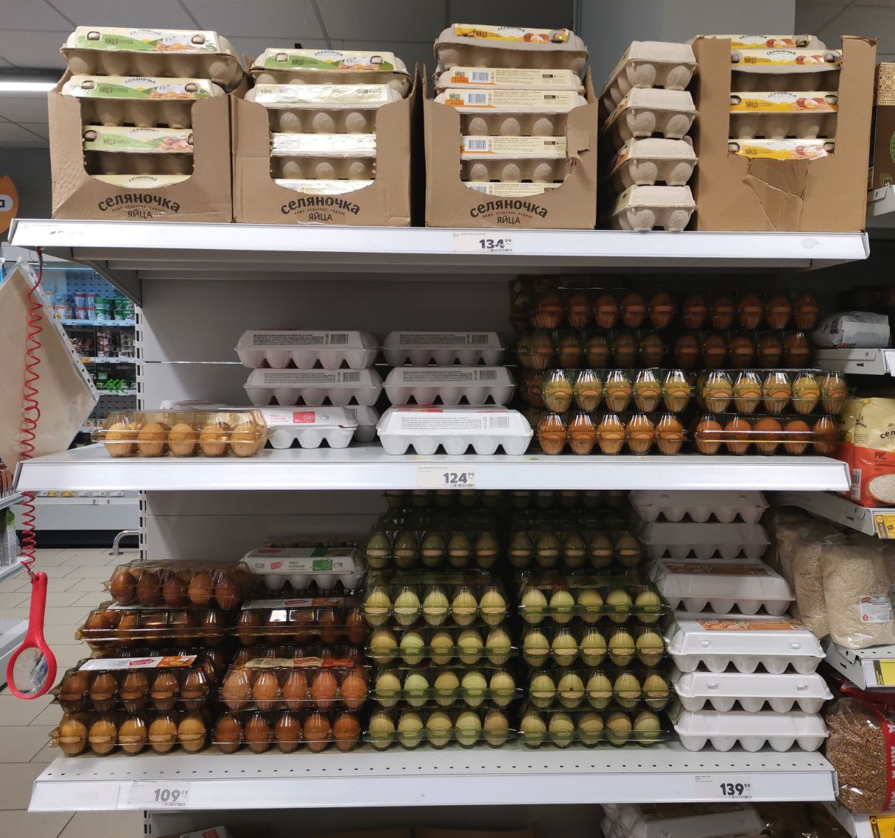Как поменялись цены на яйца перед Пасхой в магазинах Астрахани