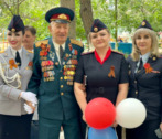 Астраханские полицейские спели ветеранам ВОВ любимые фронтовые песни