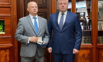 Губернатор Игорь Бабушкин поздравил экс-главу Астрахани Олега Полумордвинова с юбилеем