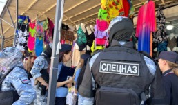 В Астрахани судебные приставы выявляли продавцов-нарушителей на Больших Исадах