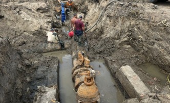 В Астрахани завершается ремонт трубы, по которой  вода пойдет на Бабаевского и не только