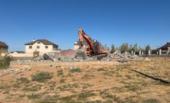 В Астрахани снесли очередной долгострой