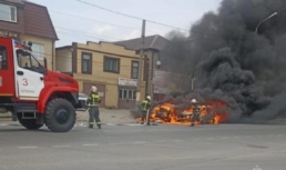 Спасатели рассказали, почему в Астрахани горят автомобили