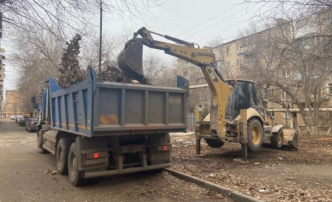 В Астрахани из микрорайона АЦКК за один день вывезли 110 кубометров мусора