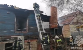 В Советском районе Астрахани горел жилой дом