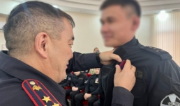 В Астрахани наградили отличившихся росгвардейцев В Астрахани наградили отличившихся росгвардейцев