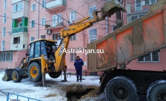 В Астрахани коммунальщики устранили разлив – «водопой»