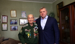 В Астрахани ветеран ВОВ получил землю под строительство дома В Астрахани ветеран ВОВ получил землю под строительство дома