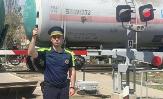 Астраханским автомобилистам напомнили о правилах пересечения железнодорожных переездов