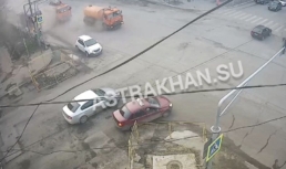 В Астрахани снова заметили очень пыльную уборку улиц пыльная уборка