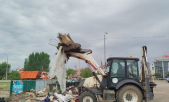 За выходные с улиц Астрахани вывезли более 260 тонн мусора