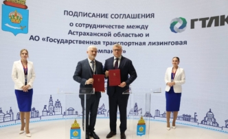 Игорь Бабушкин подписал два ключевых соглашения в сфере транспорта на ПМЭФ