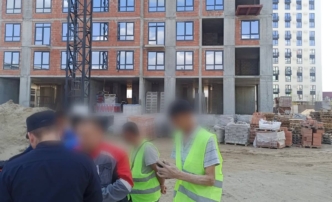 В Астрахани задержали мигрантов прямо на стройке