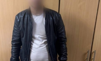 Астраханские правоохранители задержали мужчину, который представлялся женщиной