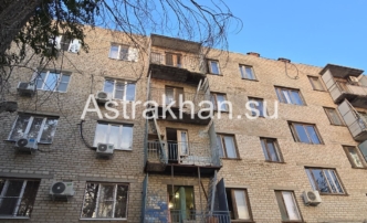 упал балкон