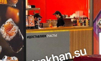 В Астрахани дождь вновь затопил популярный ТЦ и улицы города