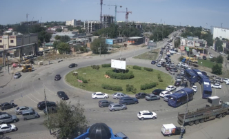 Огромная пробка сковала Мясокомбинатский мост в Астрахани