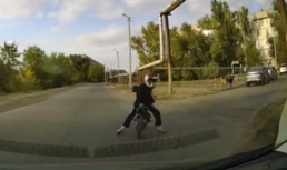 Малолетние байкеры терроризируют целый микрорайон в Астрахани