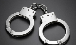 Астраханец толкнул и ударил кулаком госслужащую Астраханец толкнул и ударил кулаком госслужащую