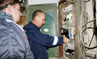 ПАО  «Астраханская энергосбытовая компания» планирует отключить электроэнергию у 10 тысяч должников