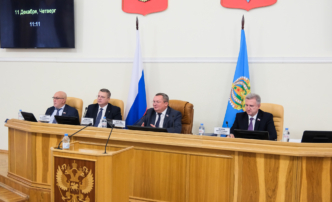 В Астрахани под председательством Игоря Мартынова прошло заседание областной Думы