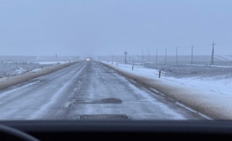 Снег на трассе