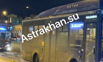 Грязные и&nbsp;скользкие: что происходит зимой с&nbsp;общественным транспортом в&nbsp;Астрахани