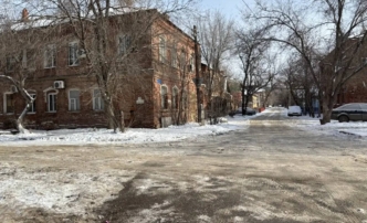 В центре Астрахани устранили крупную коммунальную течь