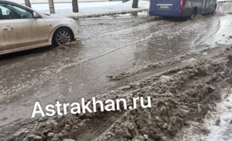 Астрахань тонет в&nbsp;тающем снеге