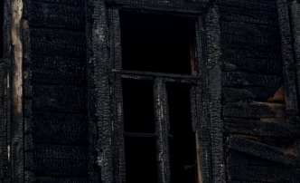 Под Астраханью сгорел жилой дом, погиб мужчина