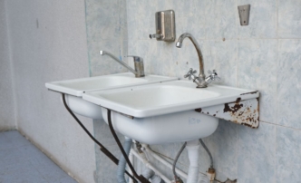 Опубликован список астраханских школ, где обновят спортзалы, коридоры и&nbsp;туалеты