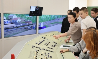 Подростки из Астраханской области попробовали себя в&nbsp;роли машинистов