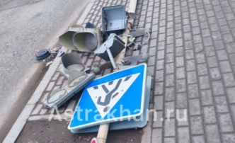 Центр Астрахани остался без светофора после ночного ЧП