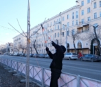 В Астрахани на площади Ленина подготавливают зеленые насаждения к весне В Астрахани на площади Ленина подготавливают зеленые насаждения к весне