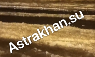 В Ленинском районе Астрахани случился транспортный коллапс из-за замерзшей коммунальной аварии