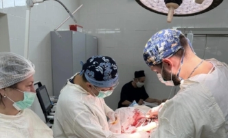 В Астрахани медики успешно провели операцию по спасению военнослужащего, получившего осколочное ранение в&nbsp;ходе СВО