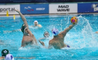 Астраханские ватерполисты победили соперников из Казани на родной земле